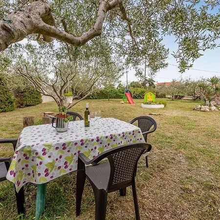 Appartamento Gorgeous In With Wifi Vrsi